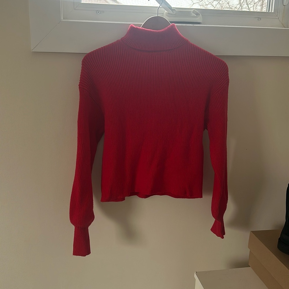 Red sweater in perfect condition! Francesca!